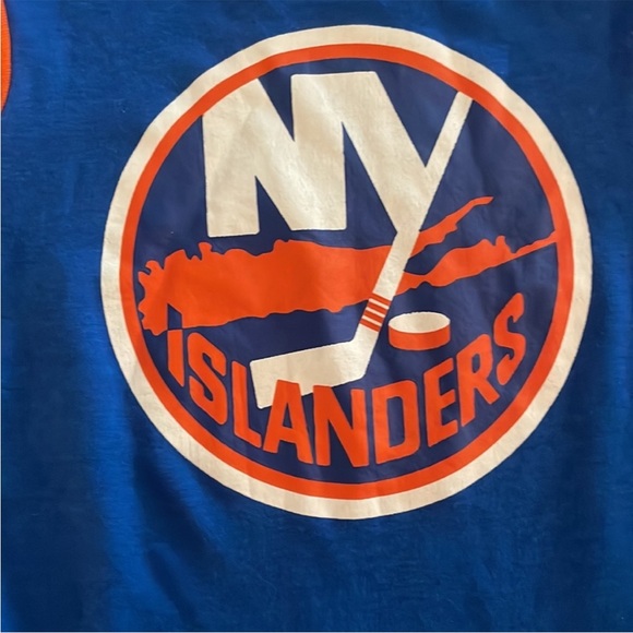 NHL New York Islander 12 Month
Infant Onesie - Picture 2 of 3